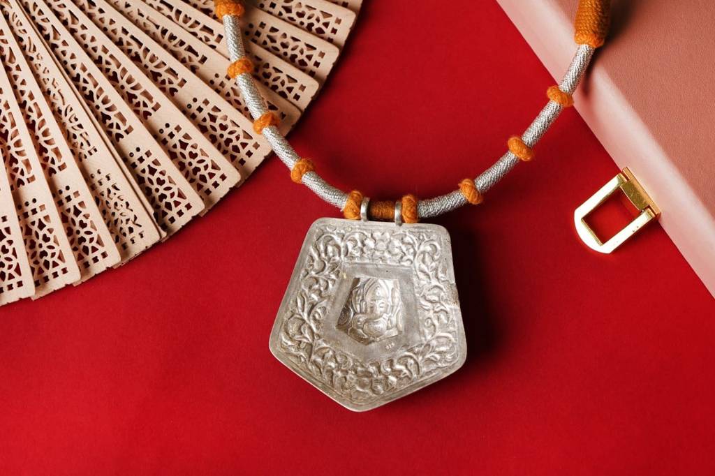 Anvaya Ganesha Chitai Statement Dori Necklace : SN1001-1