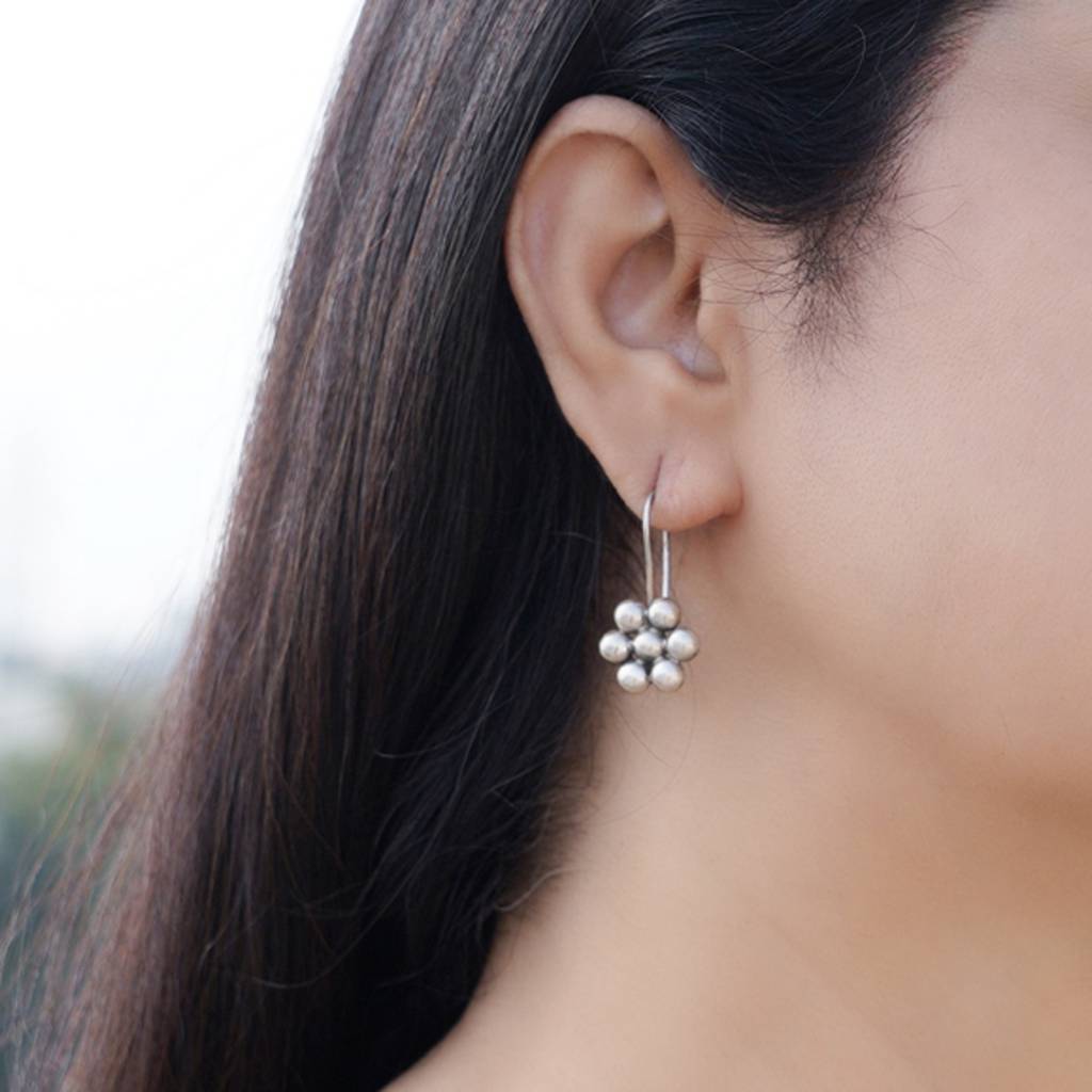 Silver Kudi Hook Earrings : SSE494