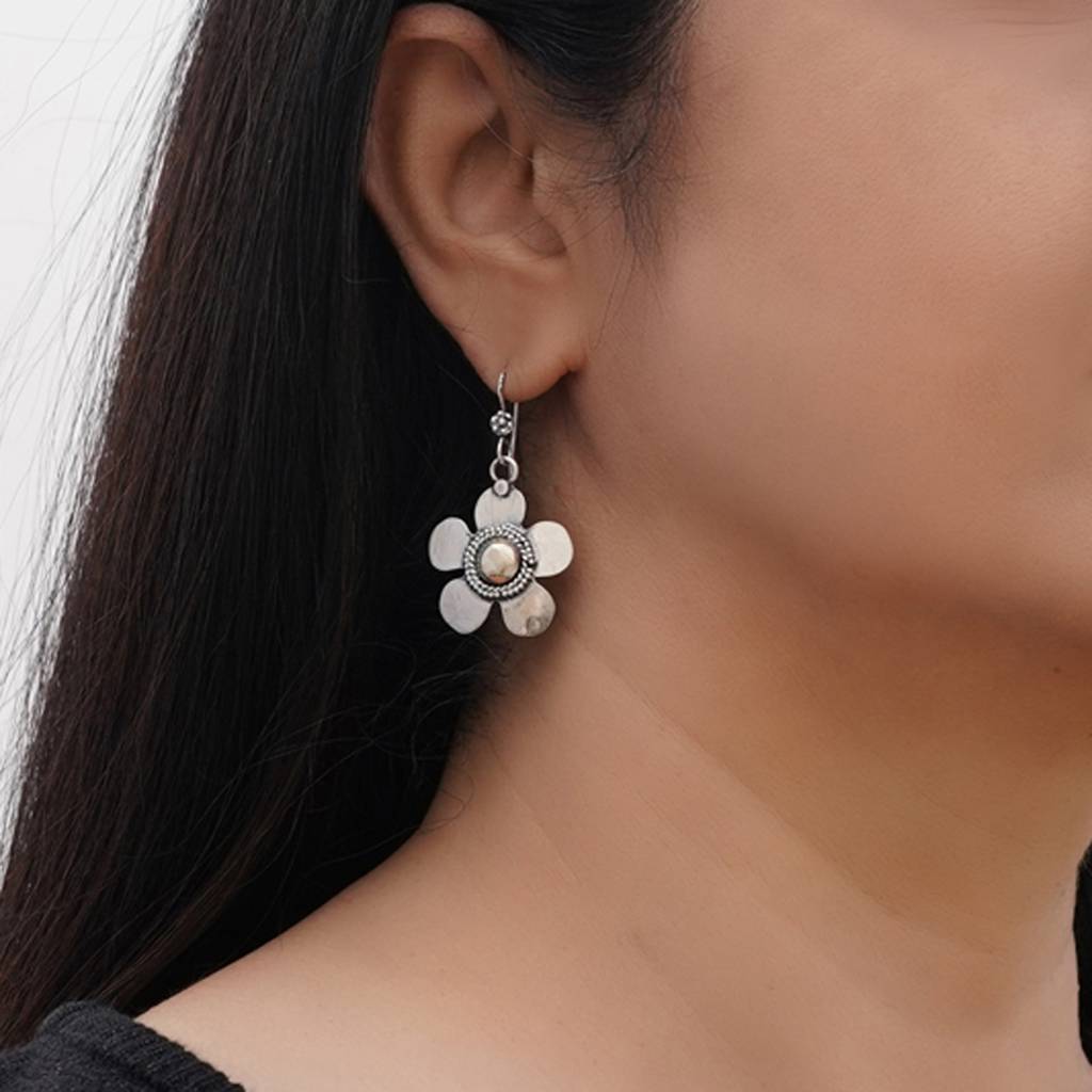 Silver Flower Hooks : SSE645