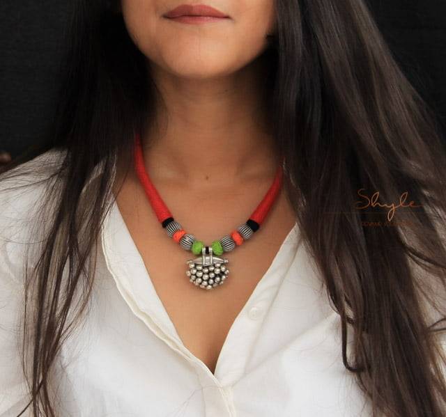 Anvaya Ball Cluster Handcrafted Necklace : SE628-1-1-1-1