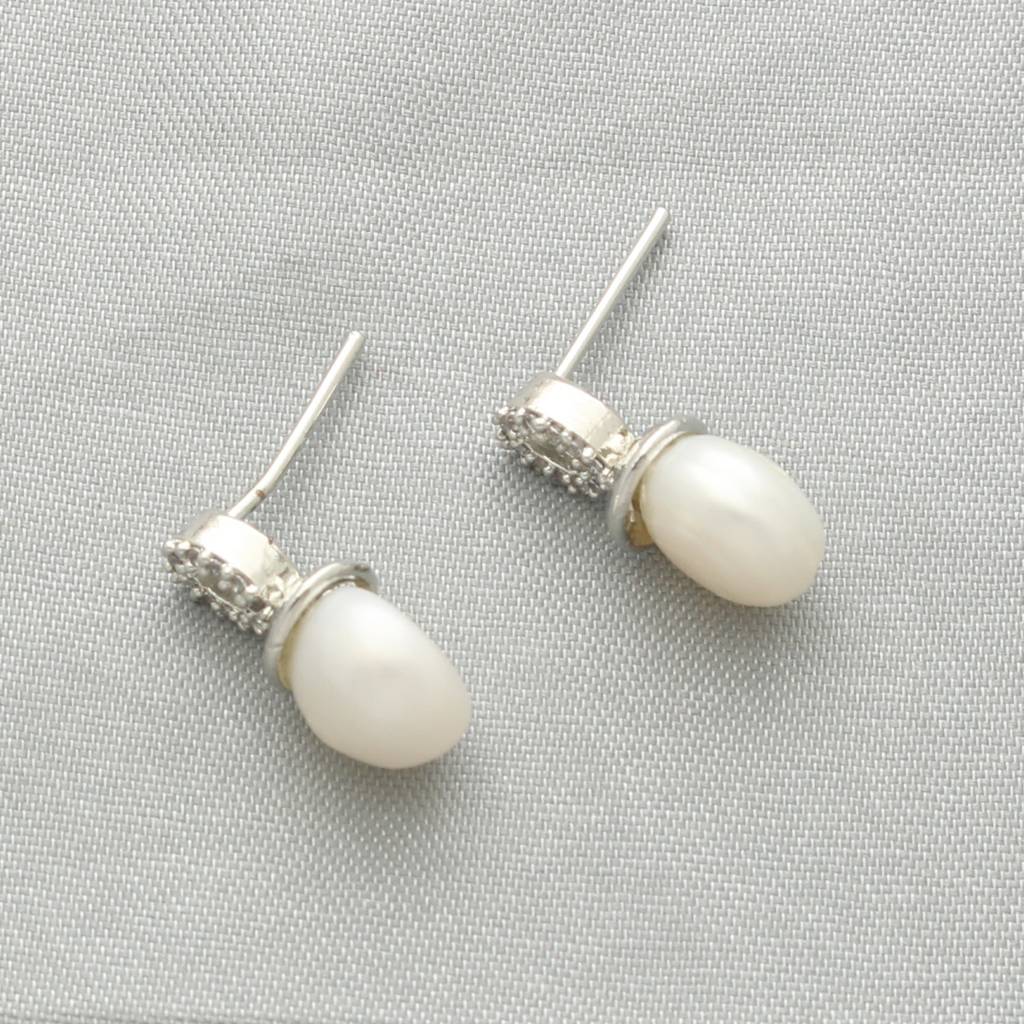 Jaanvi Pearl Earrings : JPMAR-24-013