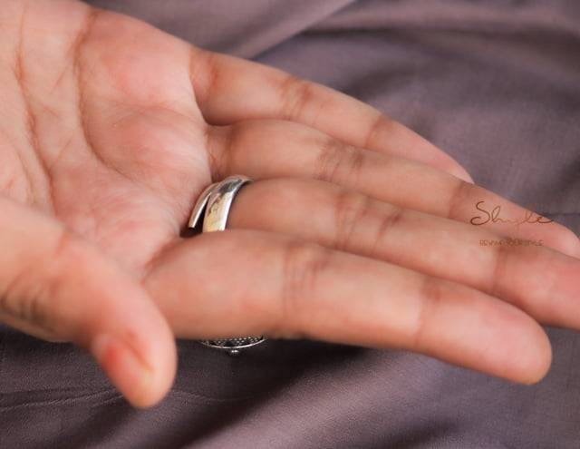 Moh Daana Art Embossed Ring : SR1050