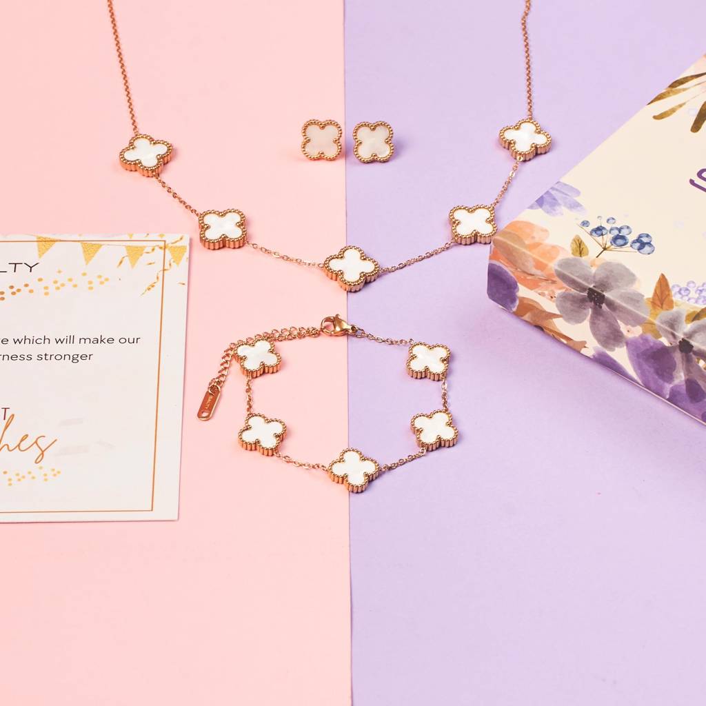 White Dove Clover Affair Jewellery Set : CLOVERBOX-4