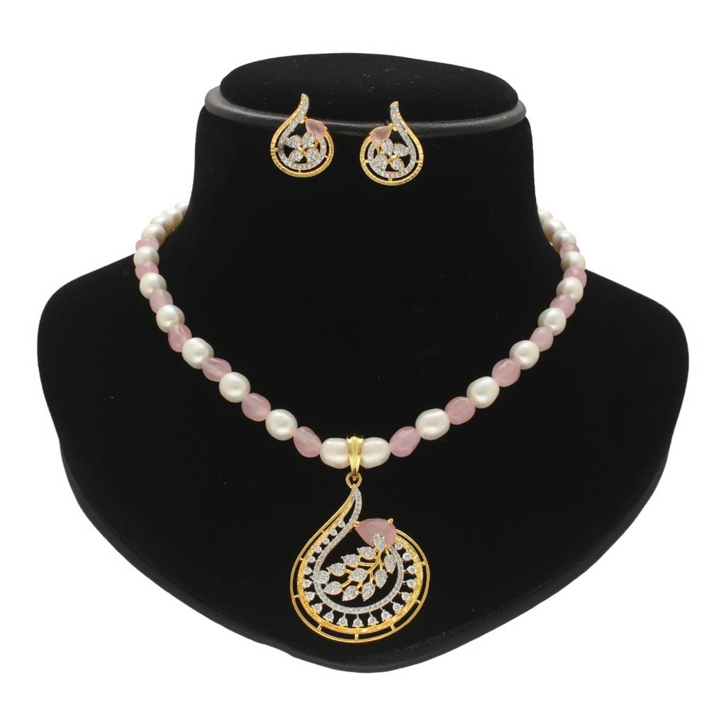 Radiant Reverie Pearl Necklace Set : JPSEP-24-037