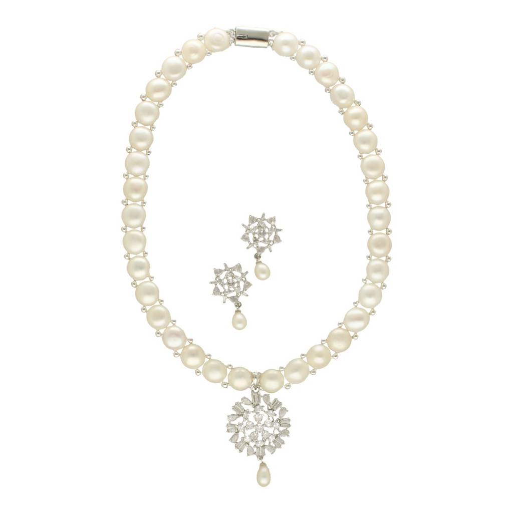 Dazzling Divinity Pearl Necklace Set : JPSEP-24-025