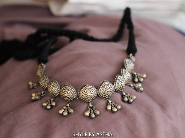 Adya Intricate Ghughri Choker : SN1066