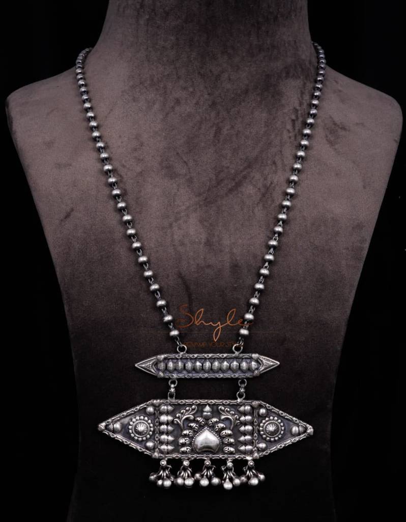 Mizoya Detailed Motif Layered Necklace : SN2012