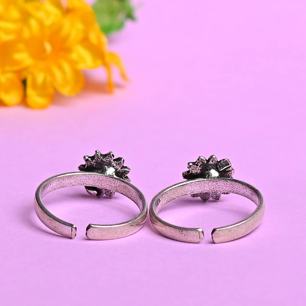 Oxidised 92.5 Silver Sunflower Toe Ring : SKU1049