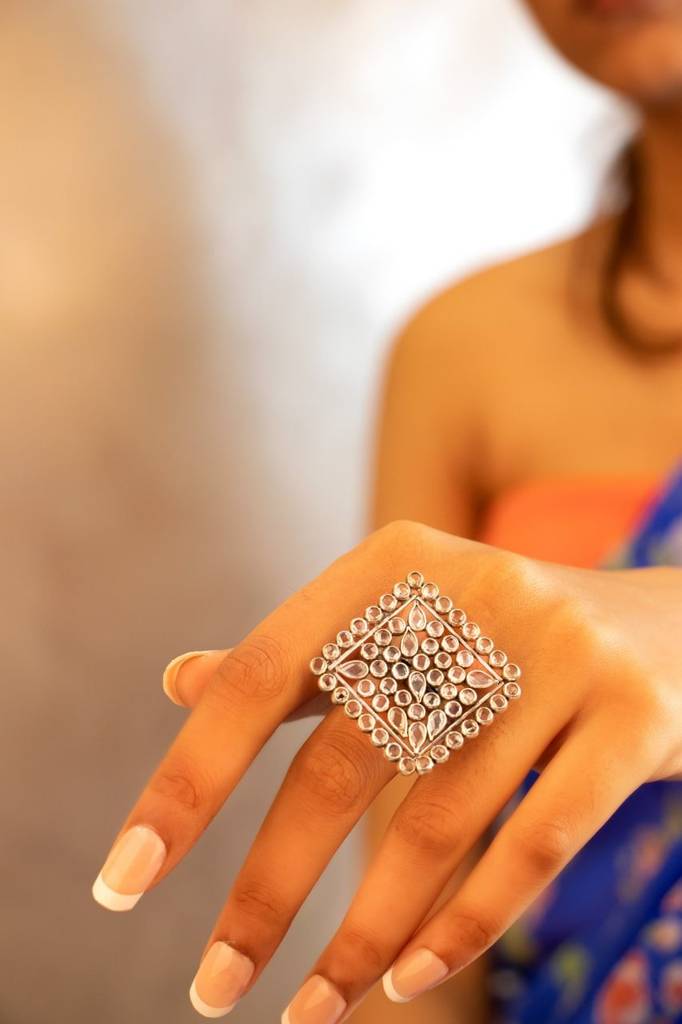 Essence Scintillating Square Ring : SR1025-2-2