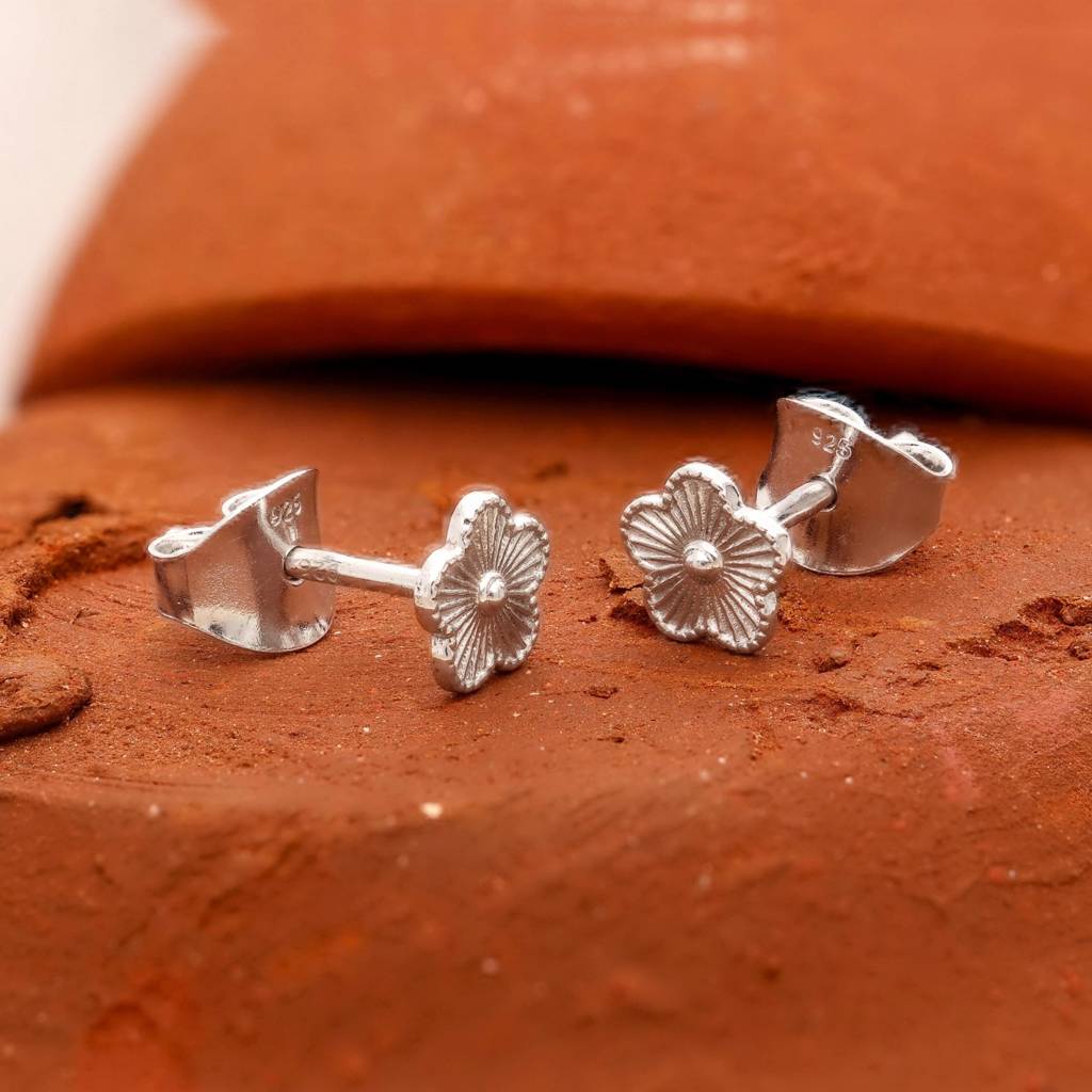 925 Silver Matte Floral Petal Stud Earrings Â Textured Nature Inspired Jewelry : SE_000633