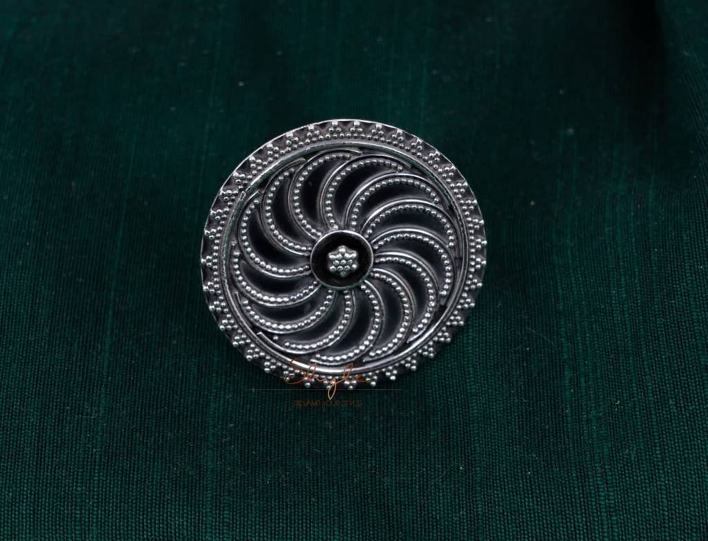 Anvaya Spiral Daana Detailed Ring : SR1032