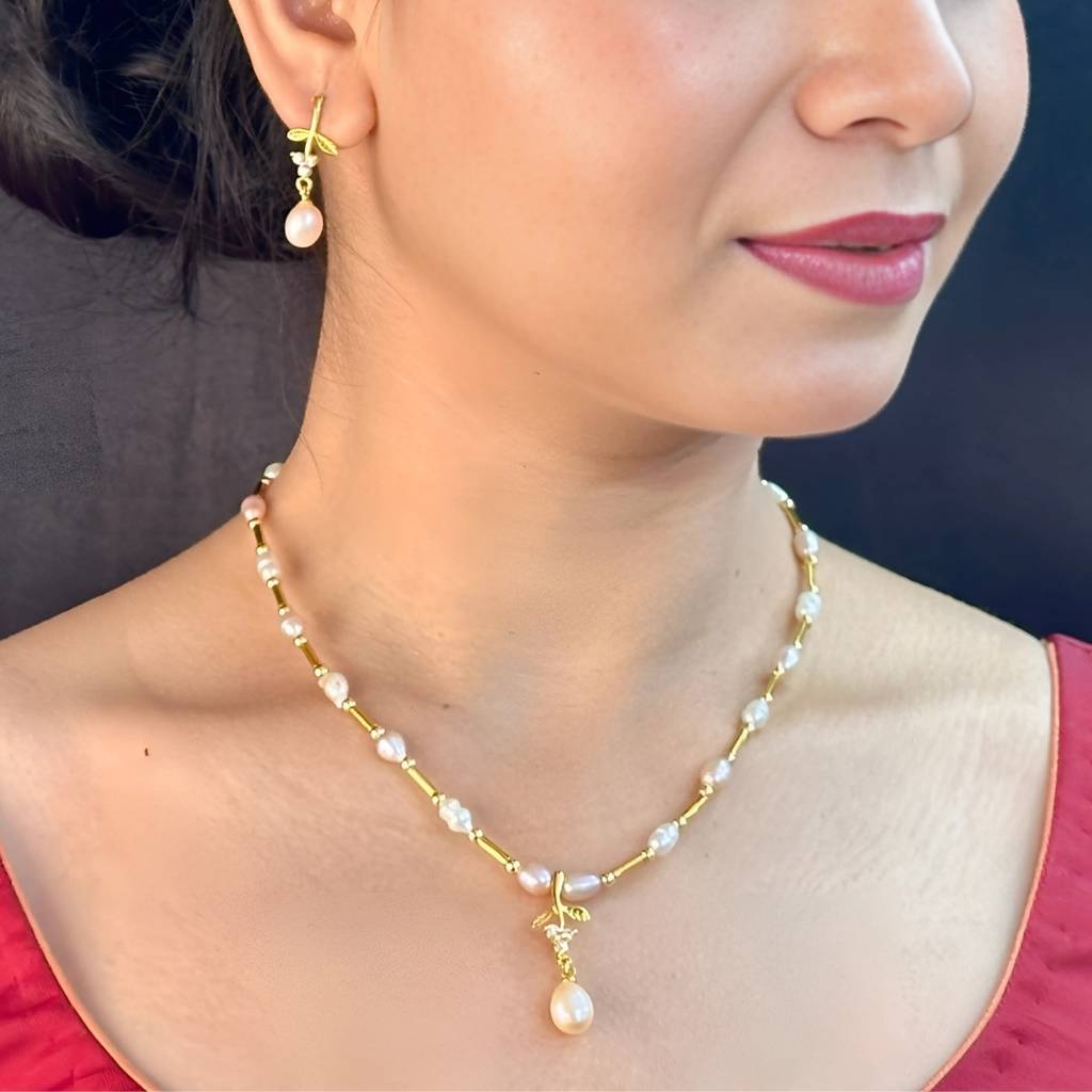Esita Pearl Pendant Set : JPDEC-24-020