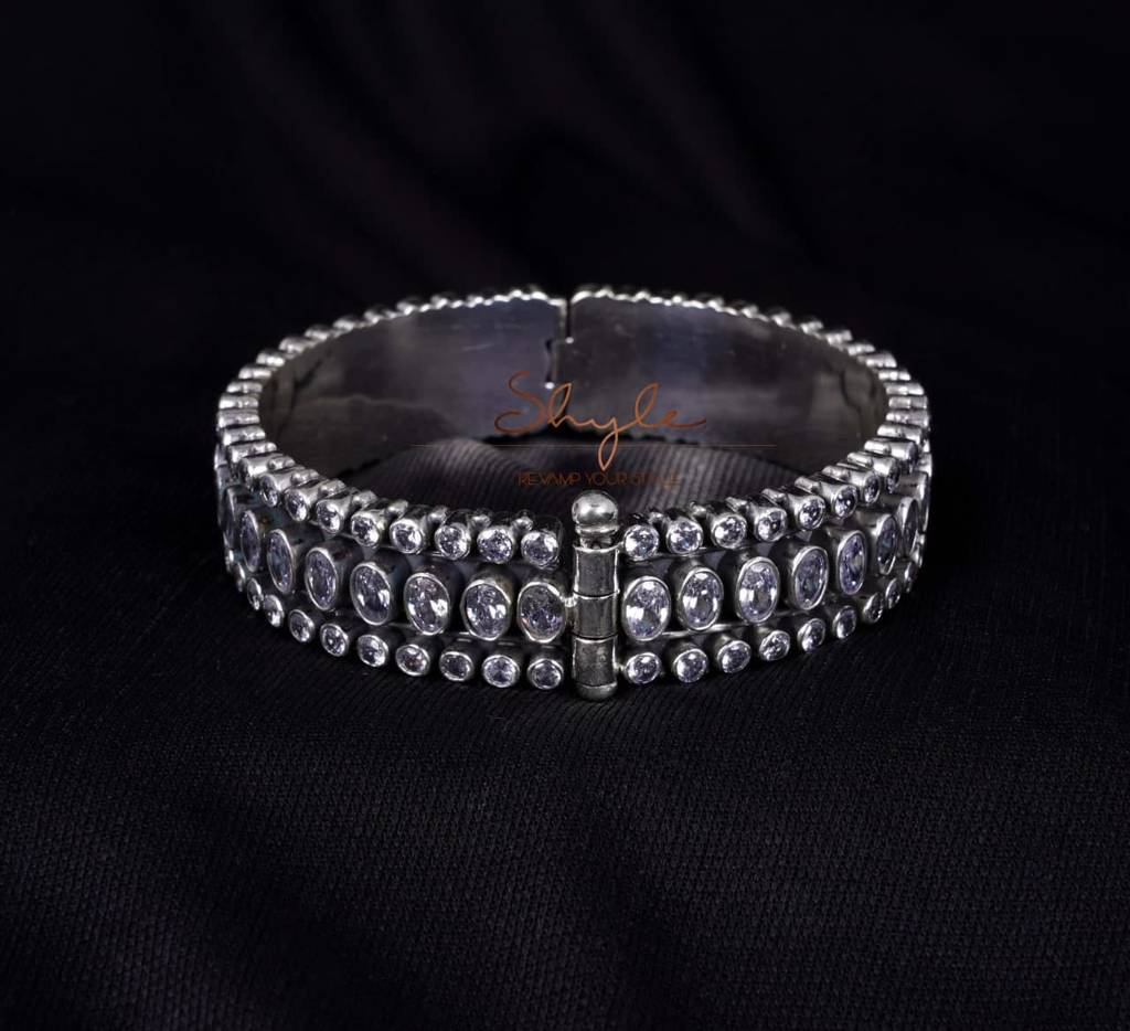 Tattva Scintillating Jadau Timeless Kada : SK1048-2-10