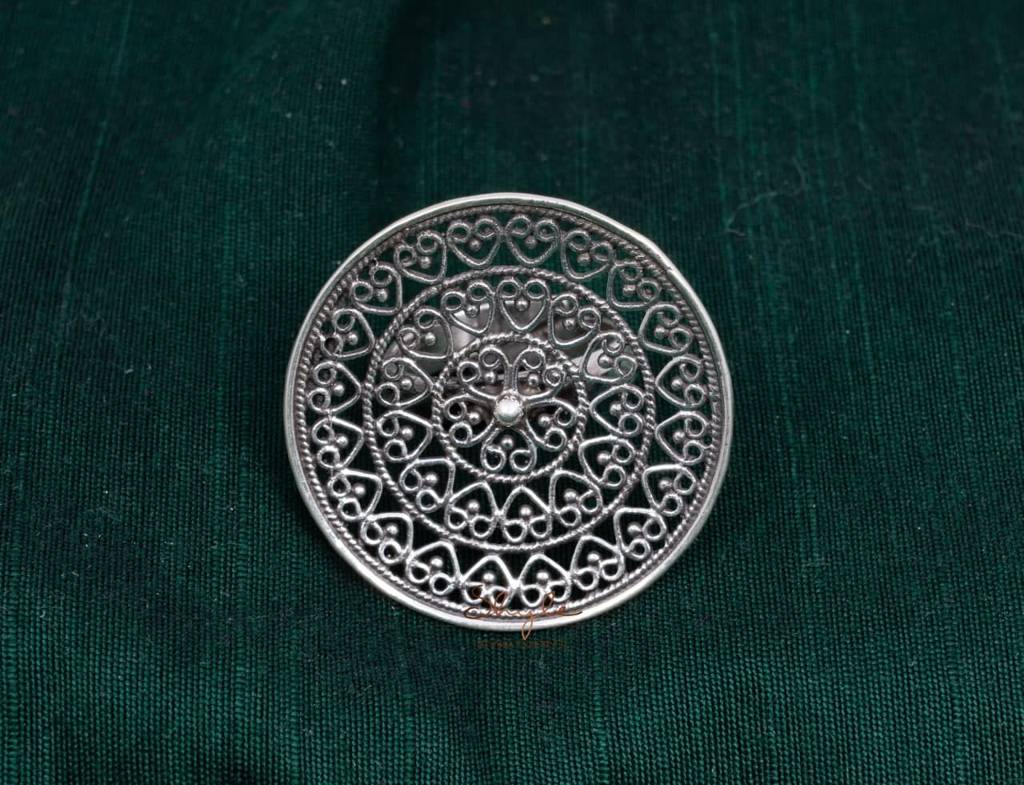 Anvaya Finely Carved Concentric Ring : SR2005