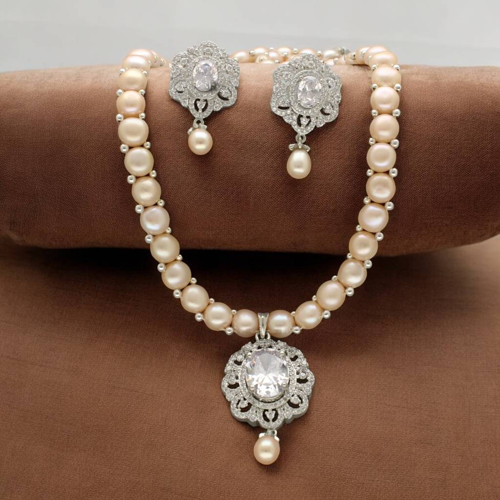 Luxe Luminescence Pearl Necklace Set : JPSEP-24-024