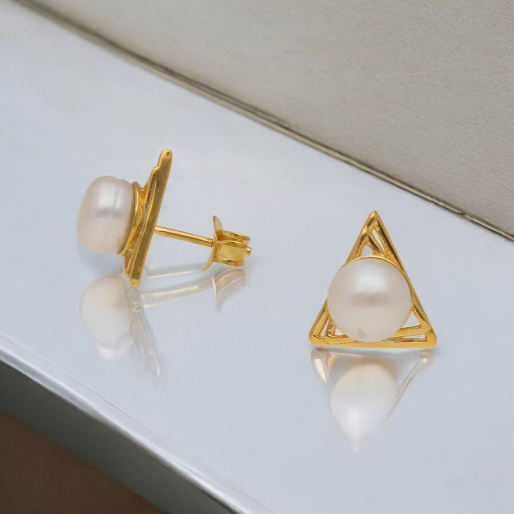 Yahvi Stud 925 Silver Earrings : JPMAY-22-98