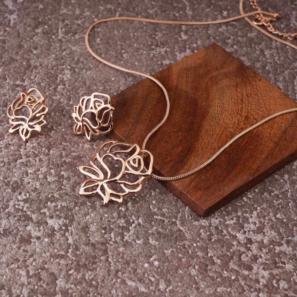 Estele Rosegold Plated Rose Filigree Pendant Set For Women : 9207NKER
