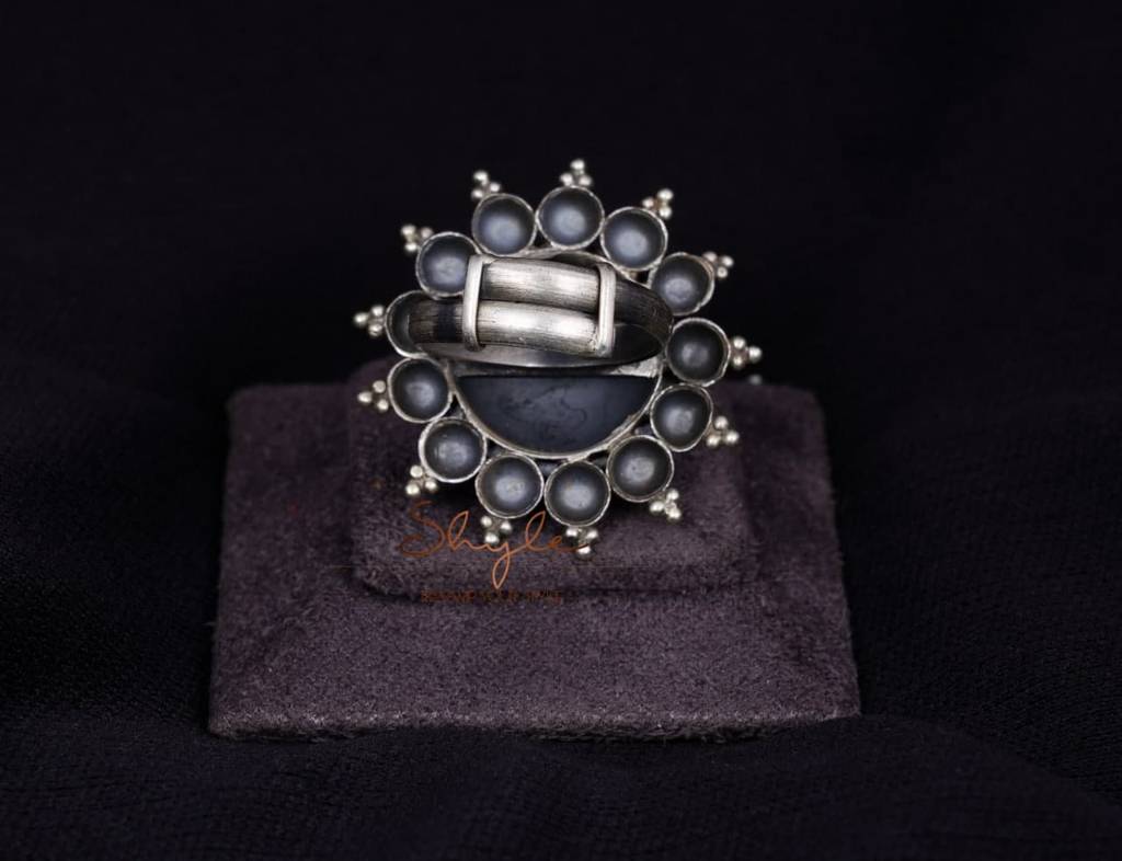 Mizoya Embossed Intricate Ring : SR1300