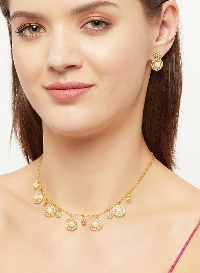 Gold Toned Floral Design Pearl Beads Embedded Necklace Set : 8905124438598