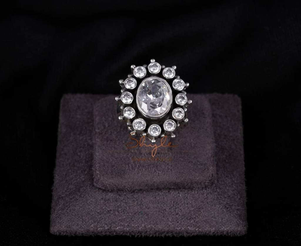 Essence Scinitillating Ring : SR3072
