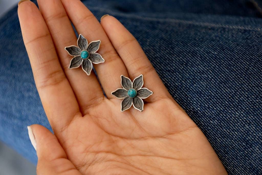 Moh Intricate Flower Stud Earring : SE30113
