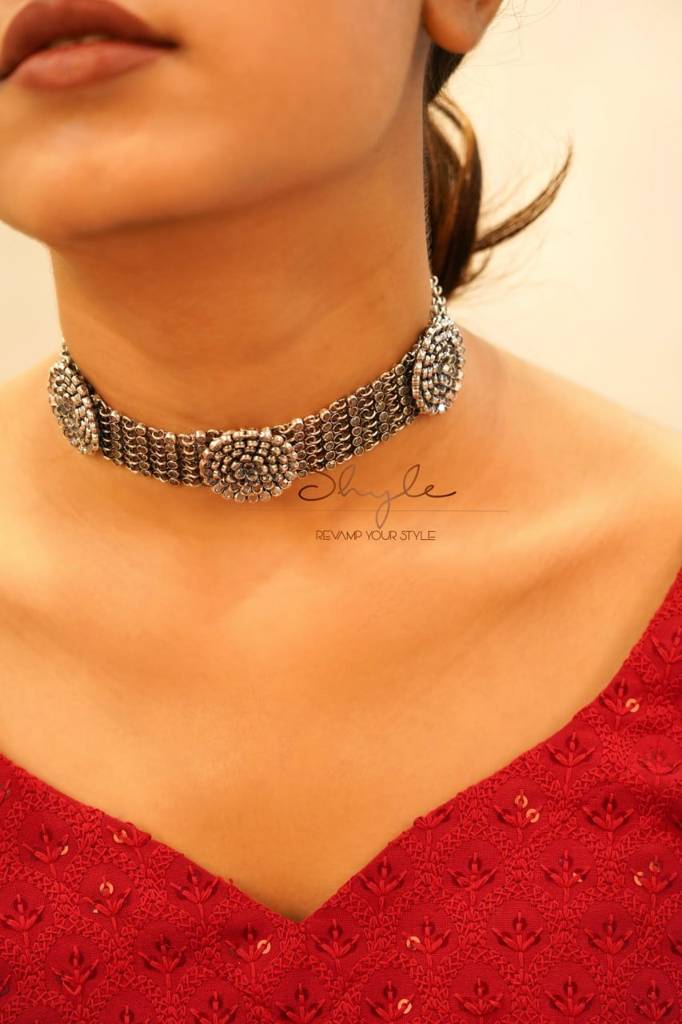 Essence Scintillating Tri Flower Motif Ring Earring Choker Set : SE50252