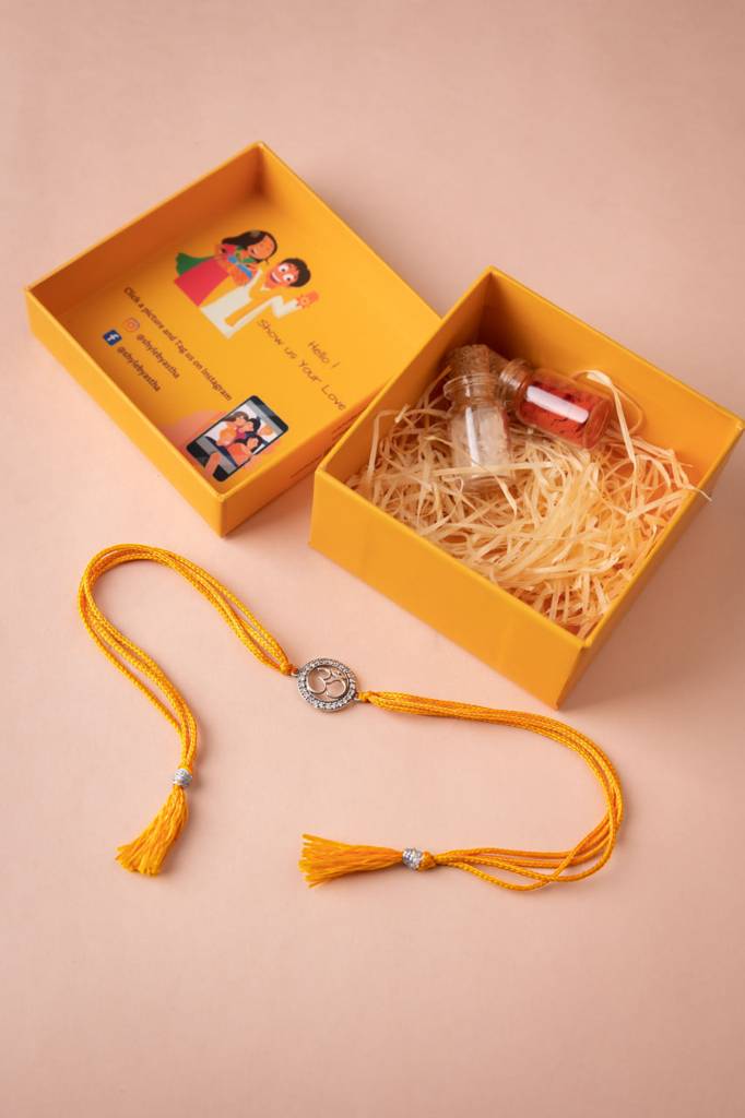 925 Sterling Silver Fine Om Rakhi : SRK5012-Y-1