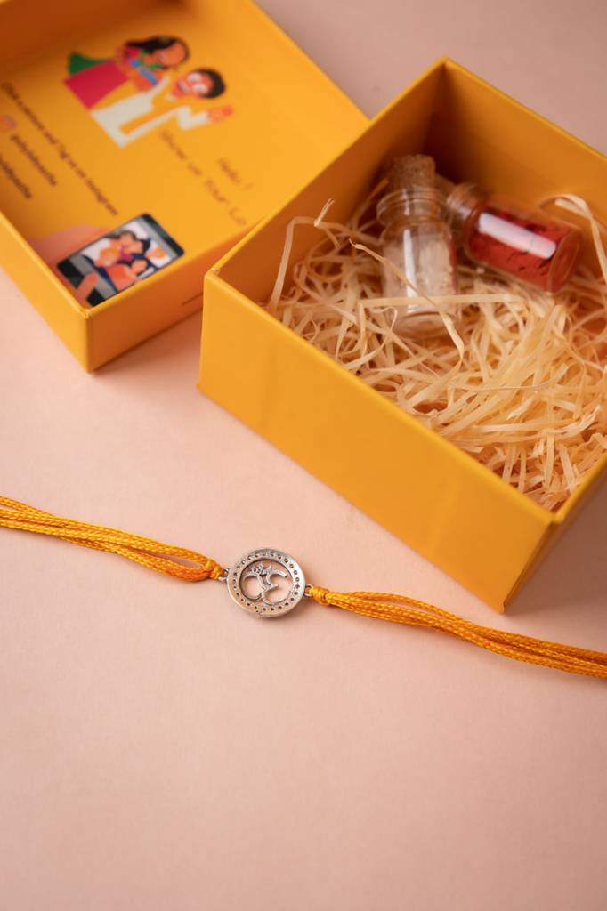 925 Sterling Silver Fine Om Rakhi : SRK5012-Y-1