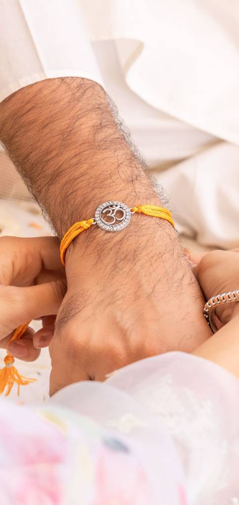 925 Sterling Silver Fine Om Rakhi : SRK5012-Y-1