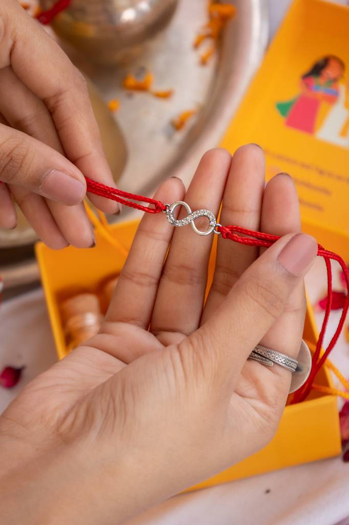 925 Sterling Silver Infinity Knot Fine Rakhi : SRK50188-R