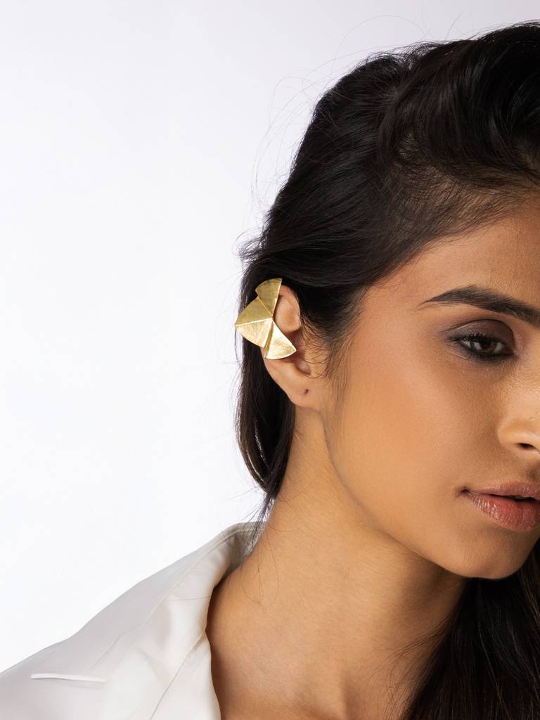 Gold Sculpted Earrings : AHA0104ER