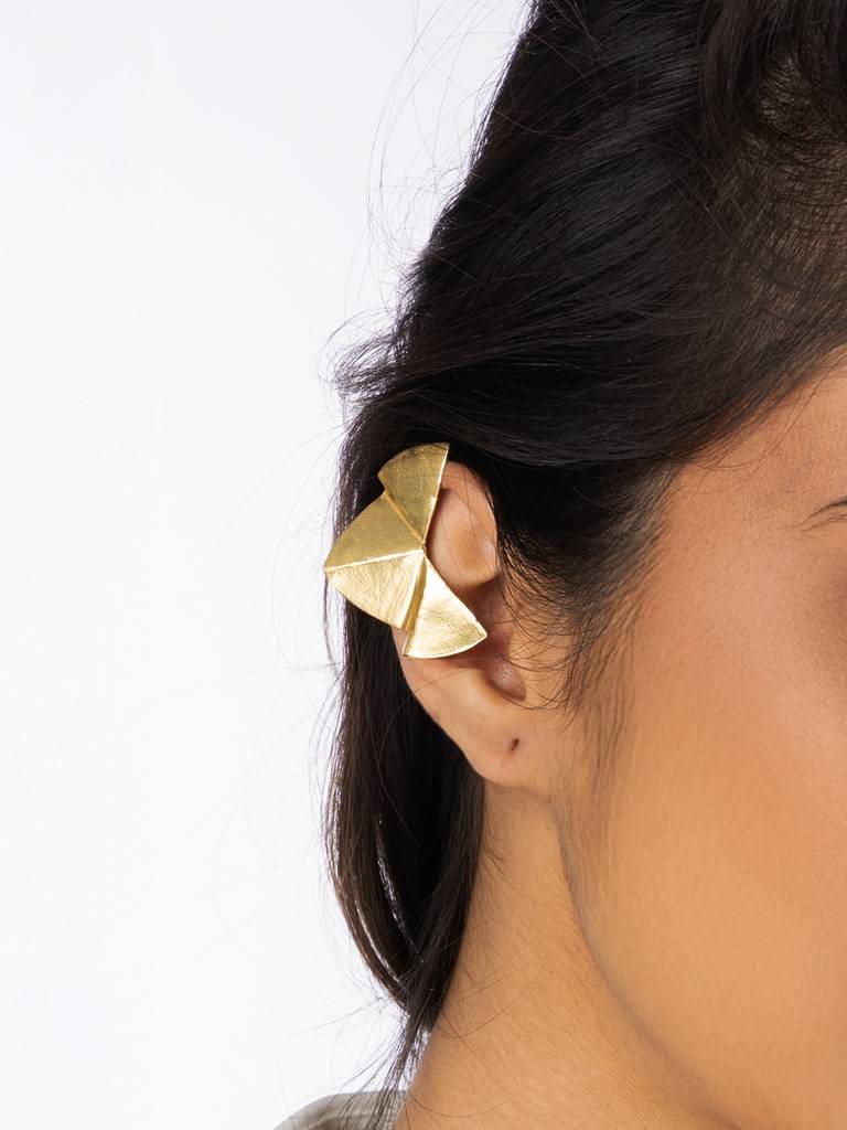 Gold Sculpted Earrings : AHA0104ER