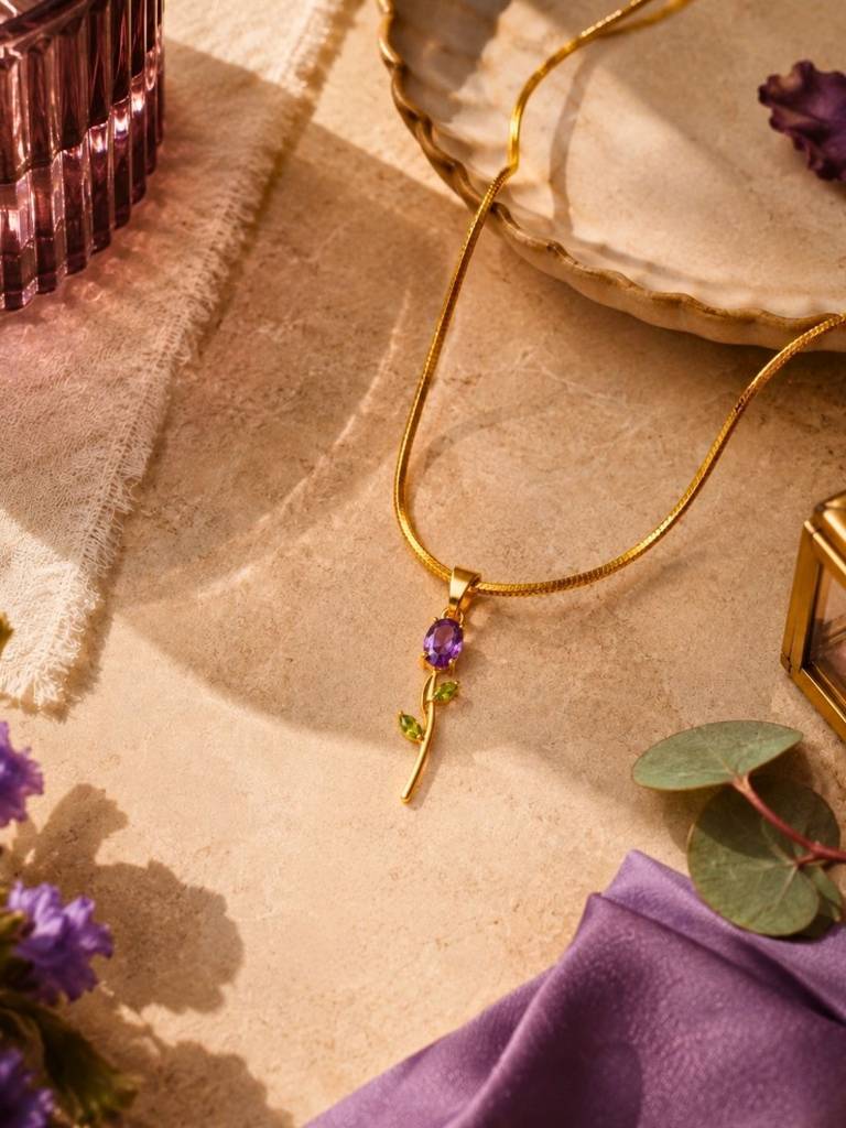 18K Gold Plated Stone Floral Pendant Necklace : AKN051
