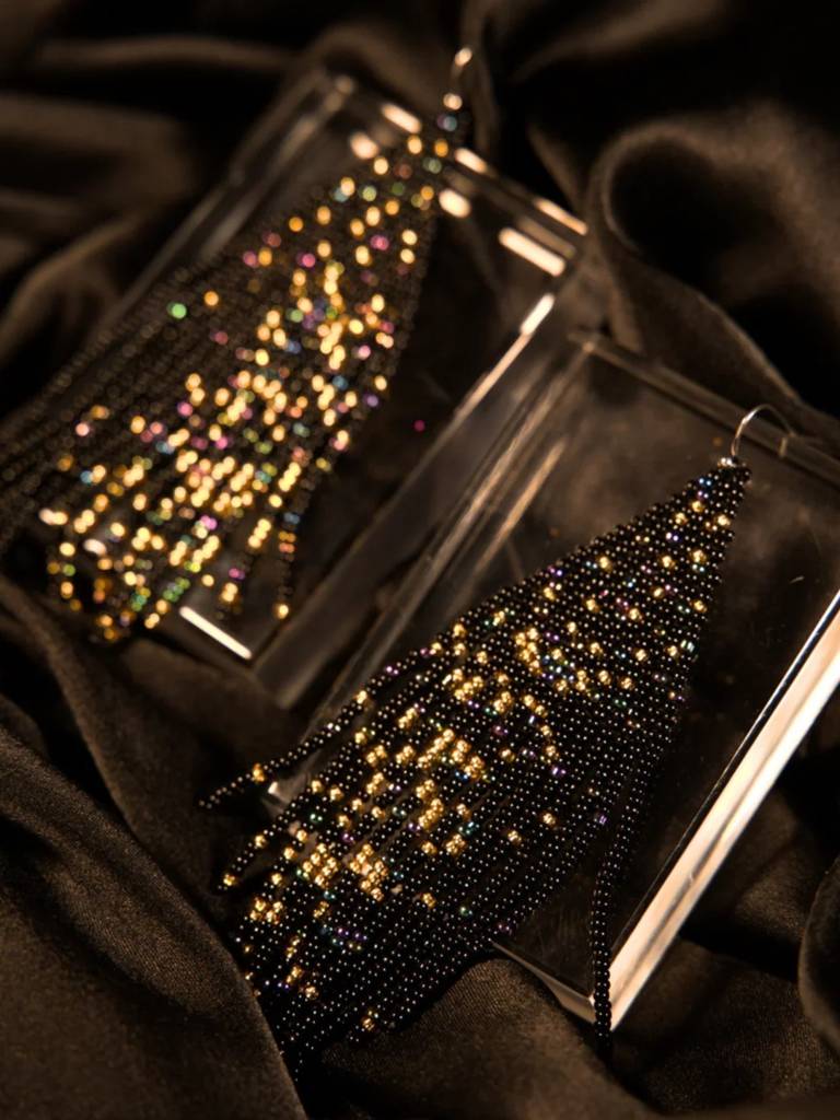 Amelia Black-Gold Beaded Earrings : EARJJ078