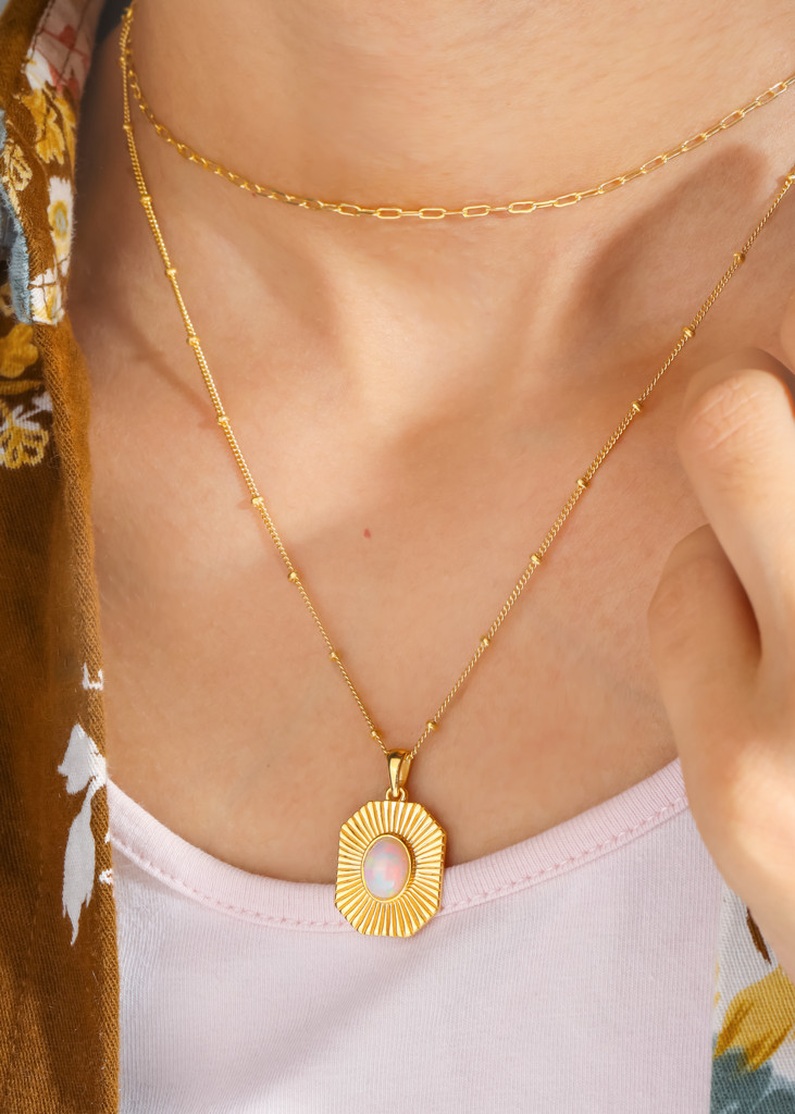 Endless Wisdom - Golden Sunshine Necklace : AN10440