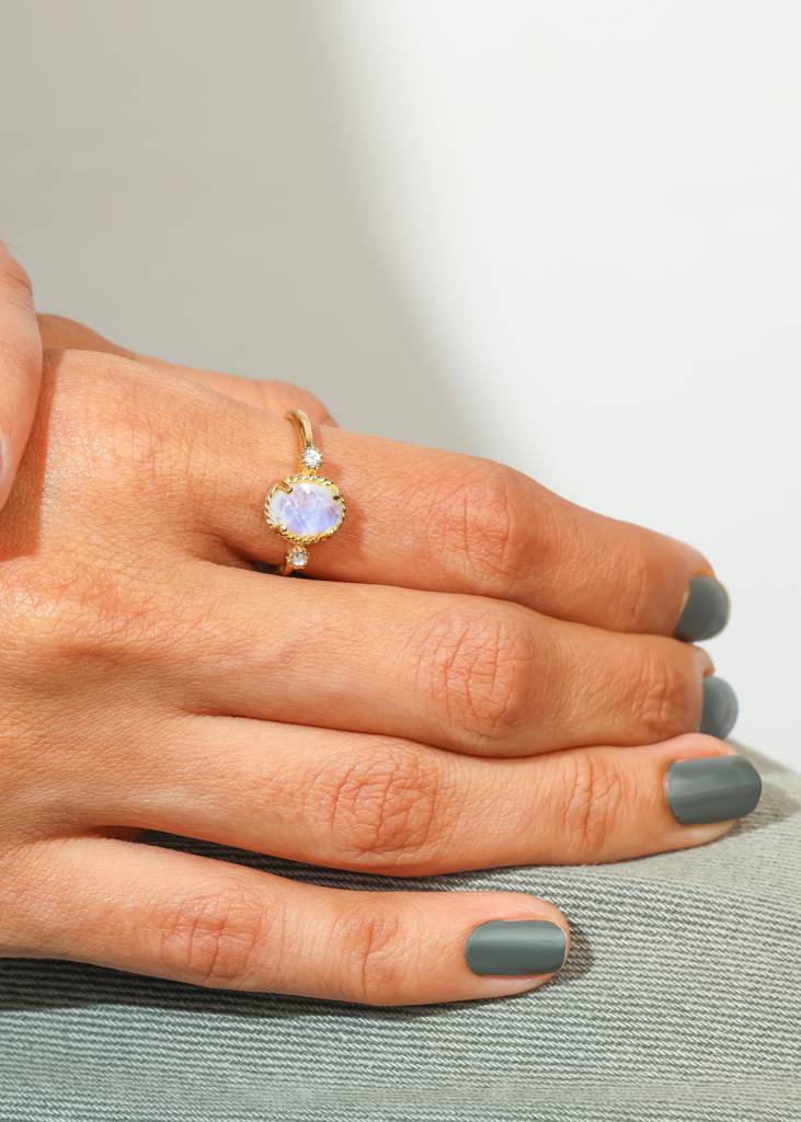 Bringer Of Inner Peace - Moonstone Ring : AR41106