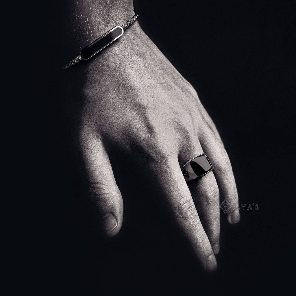 Ares Ring : ARS-RNG-BLK-CER-17