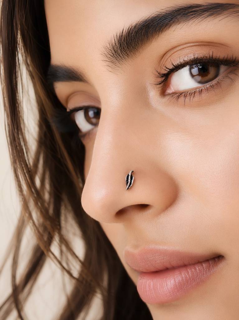 925 Sterling Silver, Oxidised Leaf Nose Pin For Women'S And Girls : ARSNP294