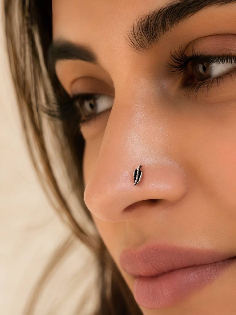925 Sterling Silver, Oxidised Leaf Nose Pin For Women'S And Girls : ARSNP294