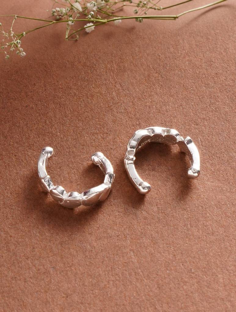 Twisted Curve Pressing Bali Earrings : ARSSE743