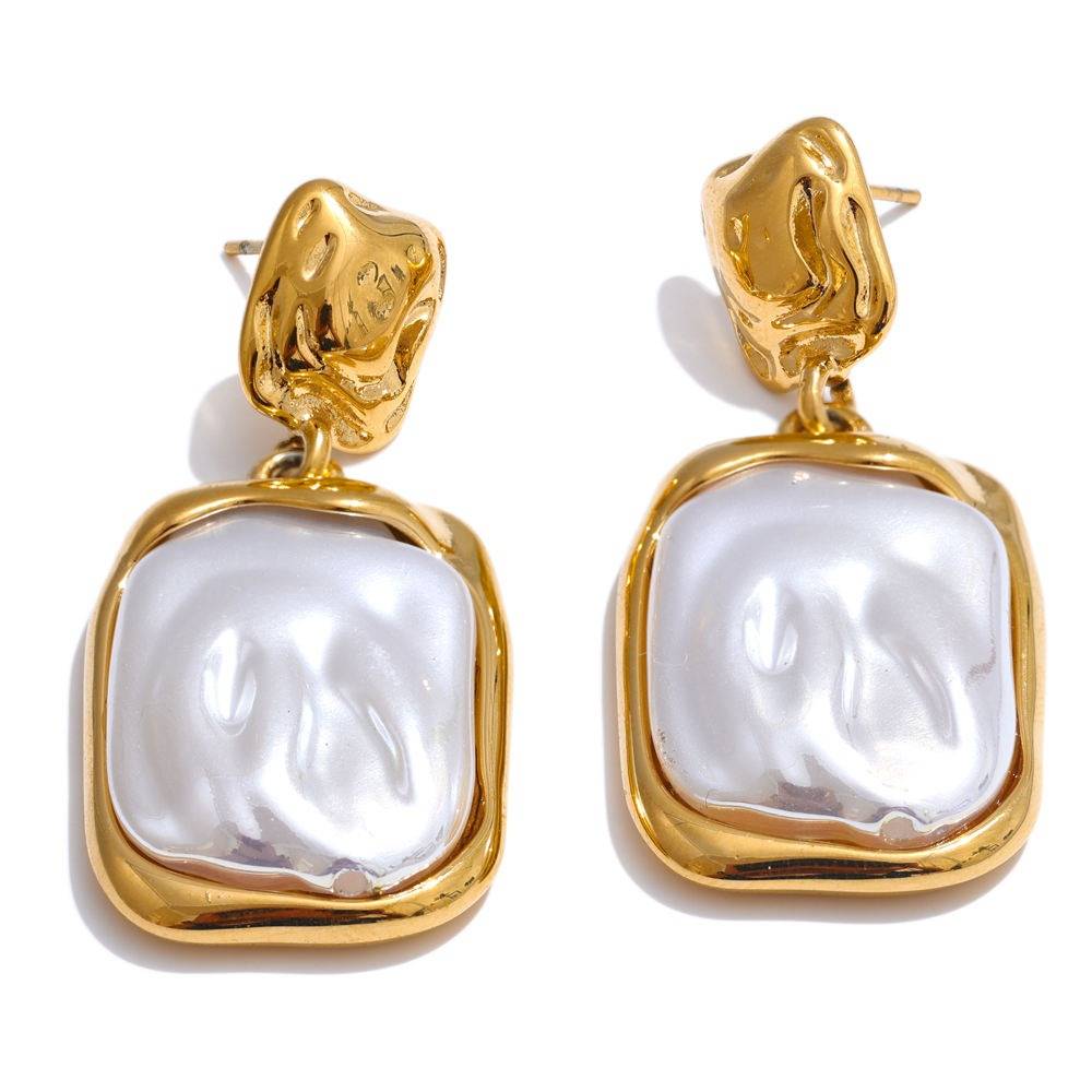 Baroque Pearl Drop Earrings With Gold Finish : AST-EAR-0142