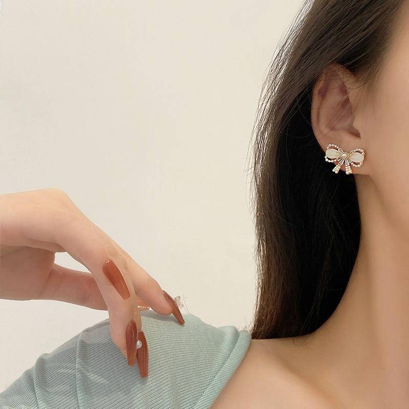 Bow Shaped Pearl Stud Earrings For Women : AST-EAR-0144