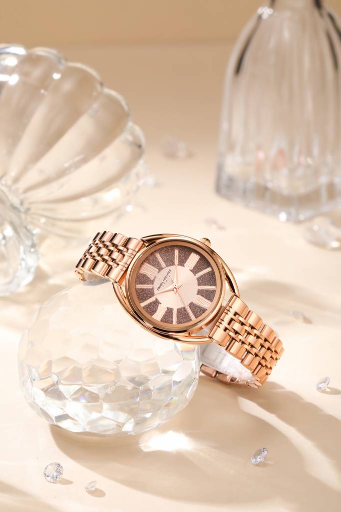 Daniel Hechter Paris Neuilly Collection Analog Watch For Women Â Roman Indexes, Shimmer Round Dial And Stainles : DHW2007-22