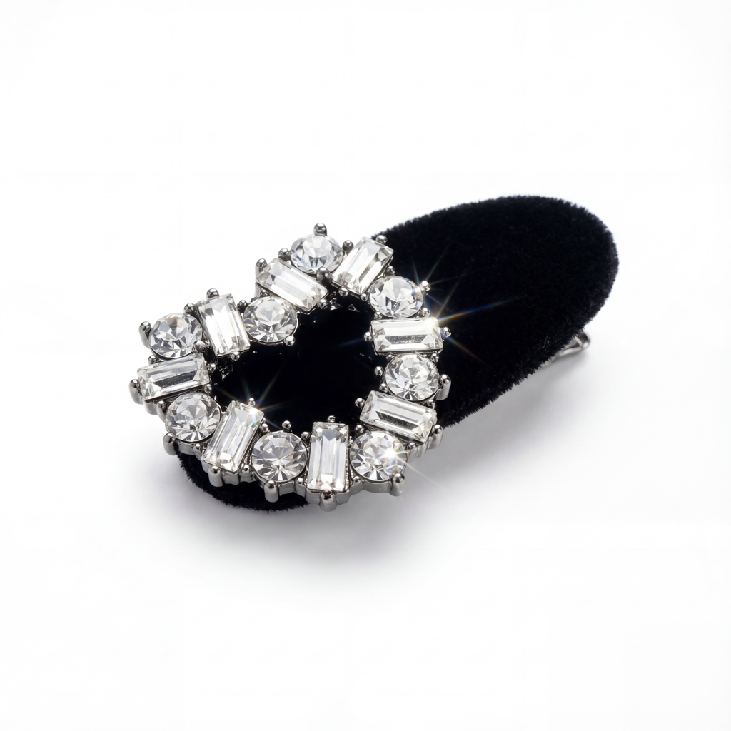 Velvet Noir Crystal Heart Hair Clip : YUFSHR204