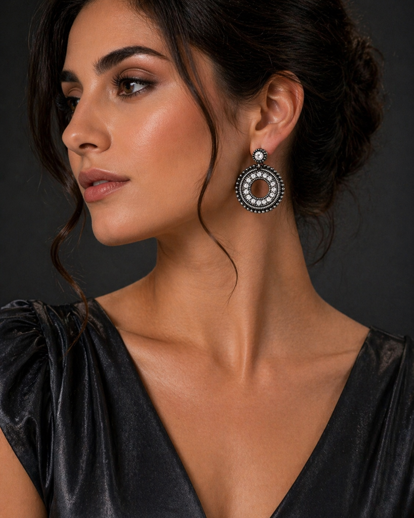 Noir Halo Crystal Earrings : Le252