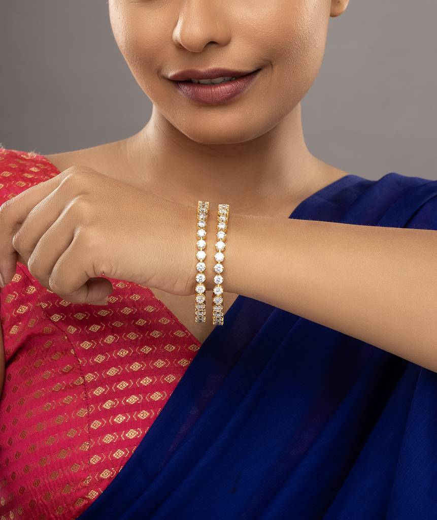 Zinara Whimsy Curve Enamel Bangle · Eternz