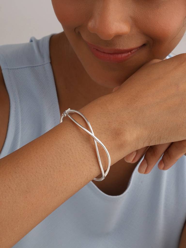 Criss Cross Flash Bangle Bracelet : BG11141951X58MSL
