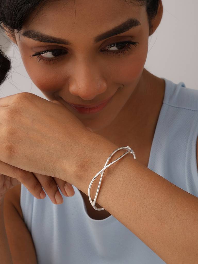 Criss Cross Flash Bangle Bracelet : BG11141951X58MSL
