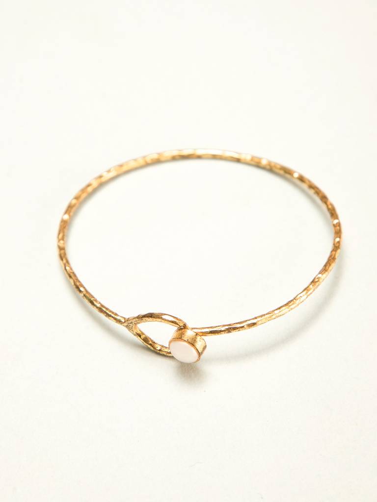 Pearl Hook Bangle : BG181