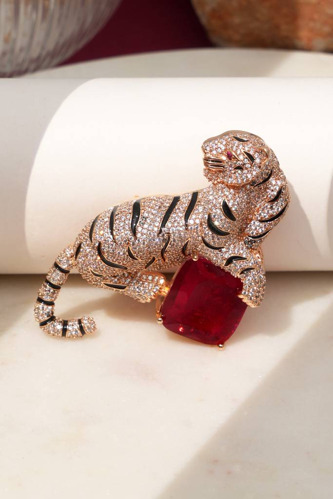Jaguar Royale Brooch : BP-BR-907